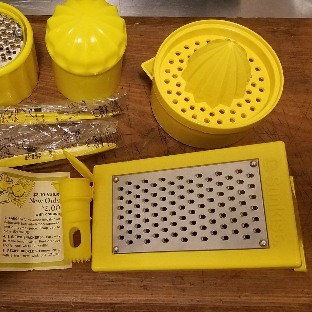 Vintage 1970s Sunkist Lemon-Aid  8-pc Gadget Set